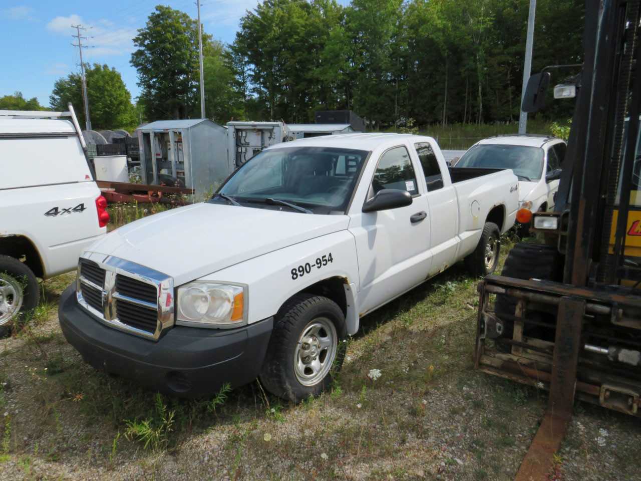 2005 DODGE DAKOTA 4X4 C PICKUP TRUCK - HYDRO EXCAVATOR TRUCKS