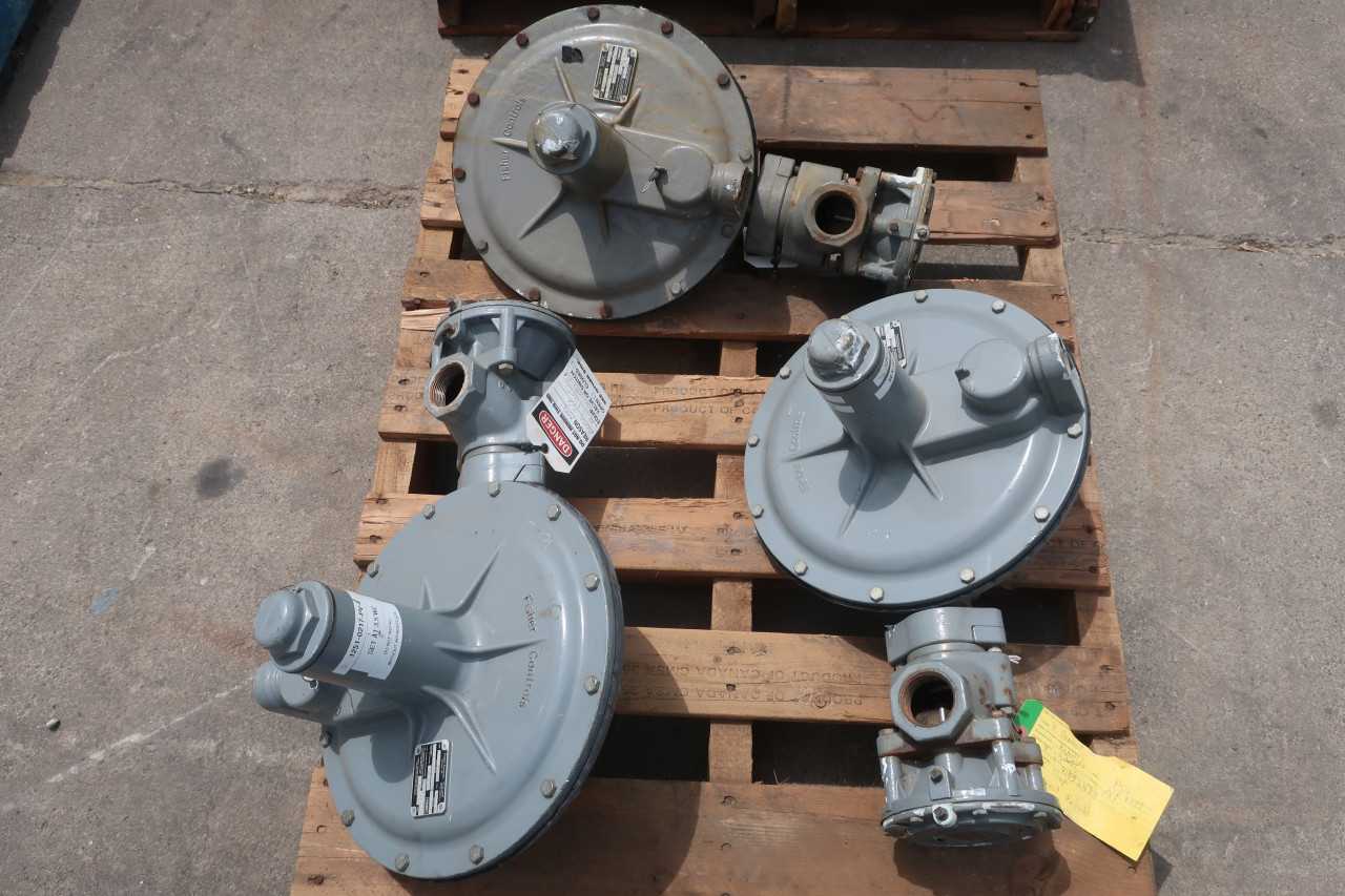 LOT OF 3 FISHER S203 CONTROL VALVES 2-4.5IN WC 1/4IN 125PSI - CONTROL VALVE