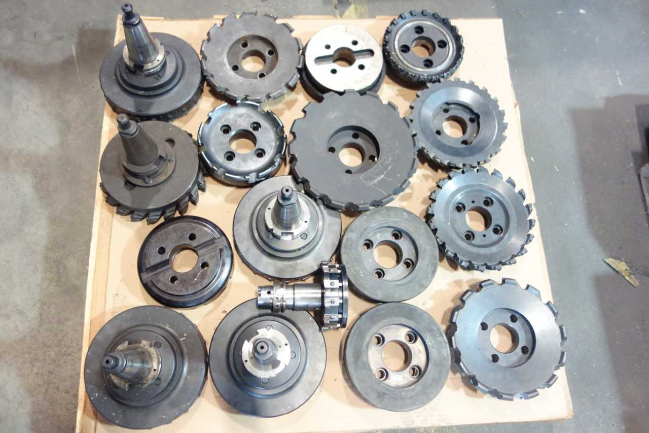 LOT OF ASSORTED SURFACE MILLS- KENNAMETAL, INGERSOLL - MACHINING ACCESSORIES & TOOLING
