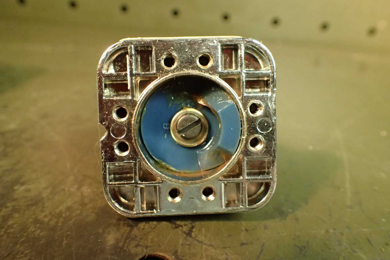 Furnas 3-Position Short Level Operator Oil Tight Selector Switch 52SA2BAB NEW - AUTOMATION & CONTROLS