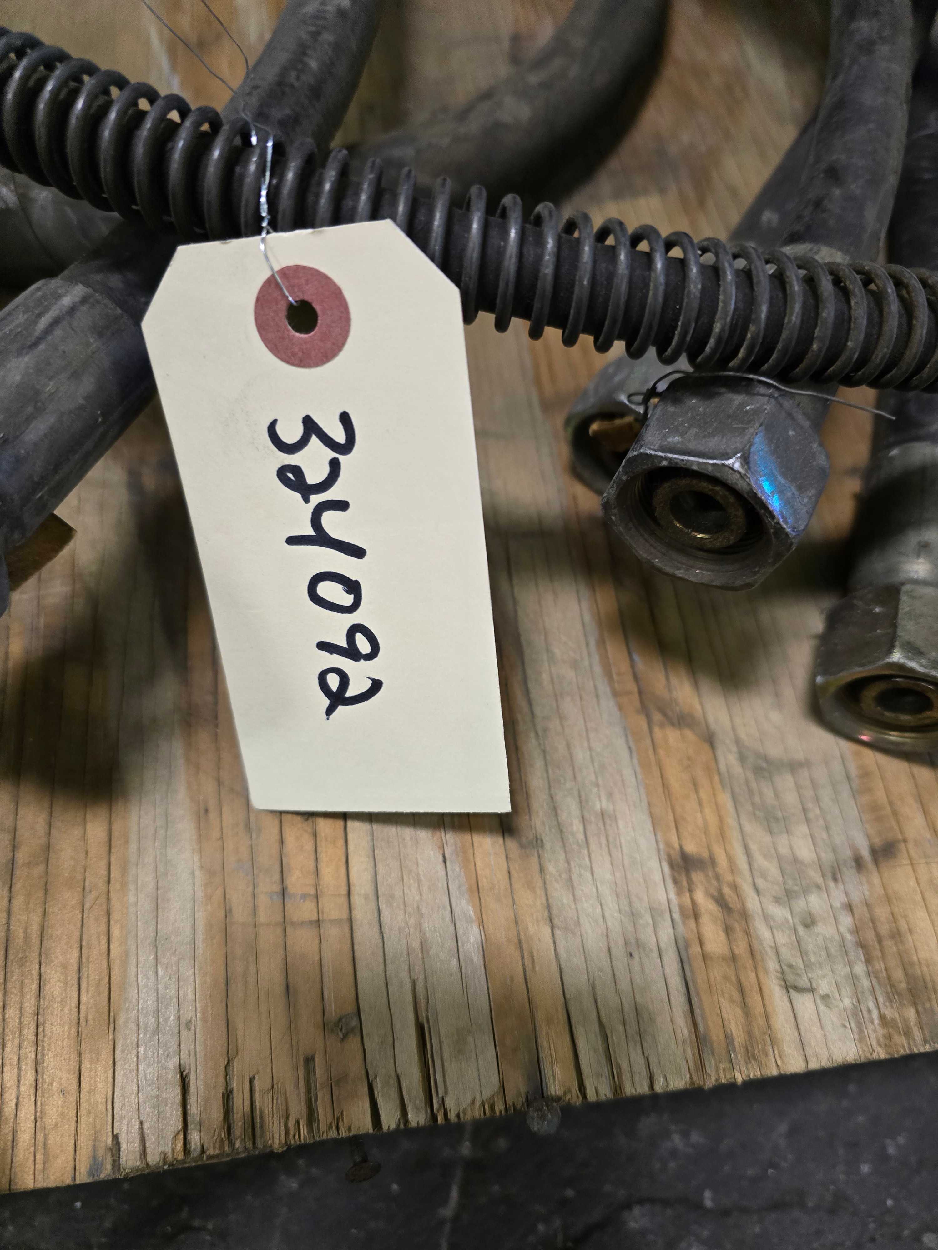LOT OF HYDRAULIC HOSES - INDUSTRIAL PARTS