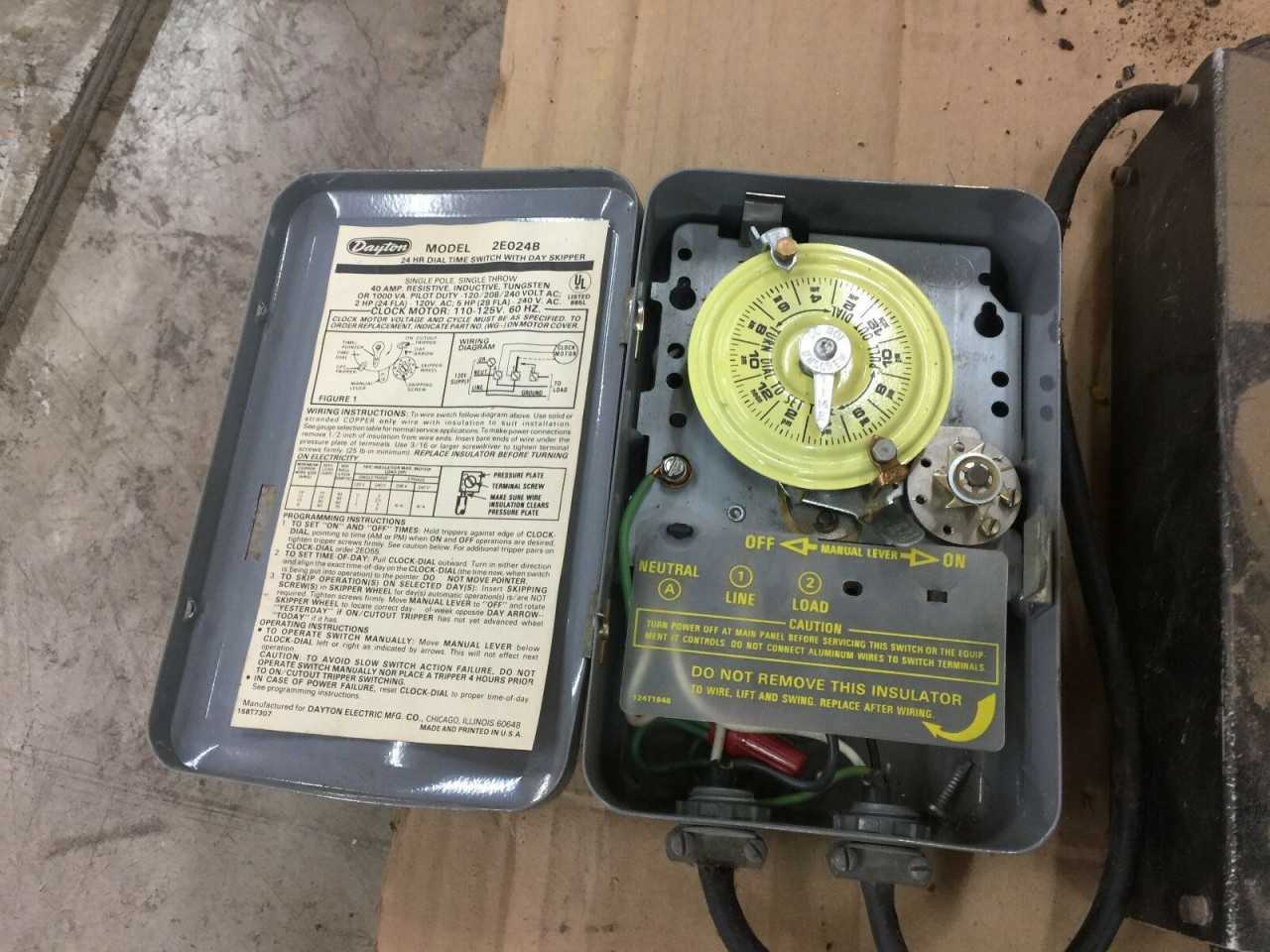 USED SLAUTTERBACK LS-10H 120VAC 1000WATT HOT GLUE DISPENSER 75047-000 - ELECTRIC POWER TOOLS