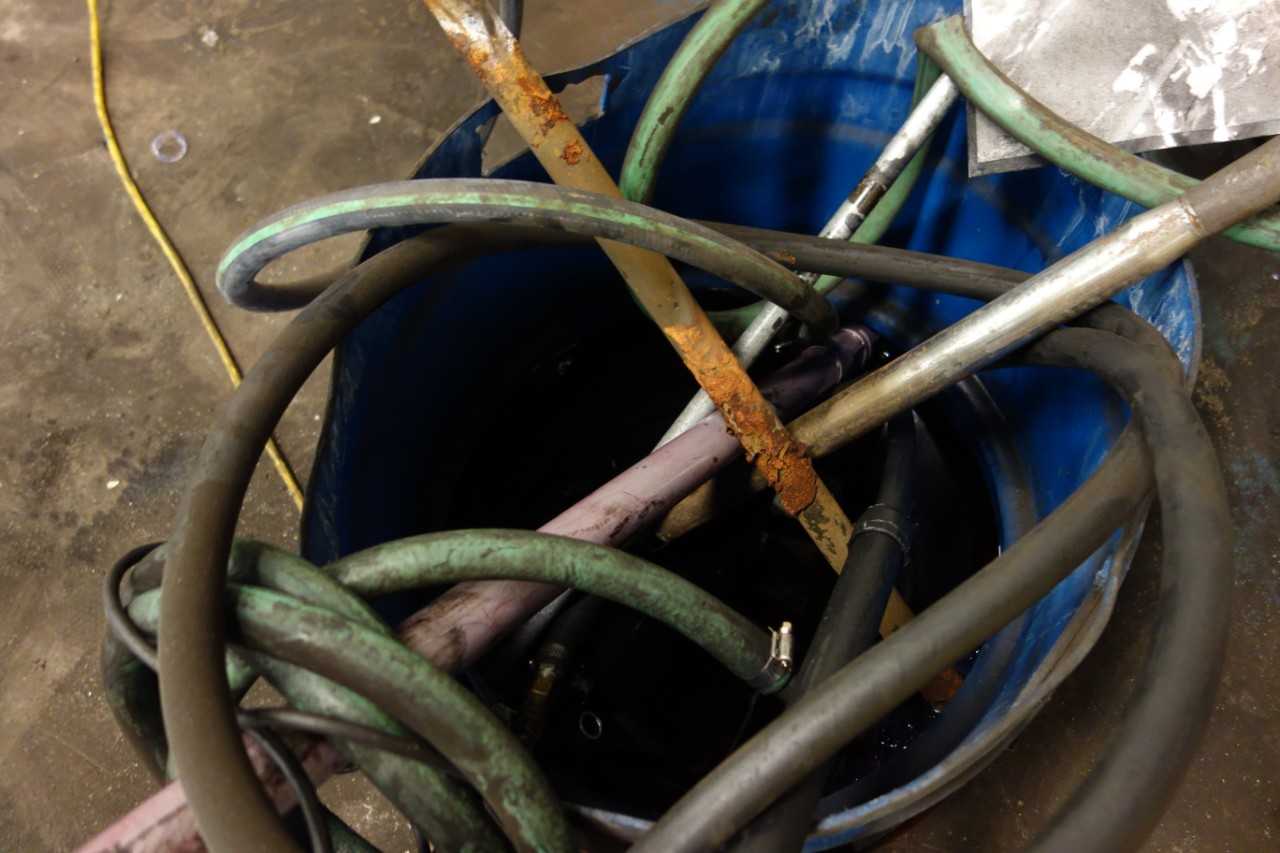 BARREL OF ASSORTED FUEL DRUM PUMPS - PUMPS