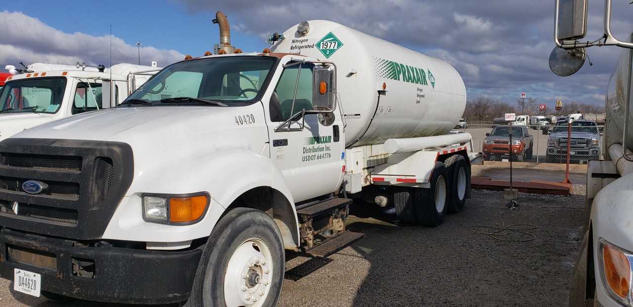 2004 Ford F750 Micro-Bulk - BUSES