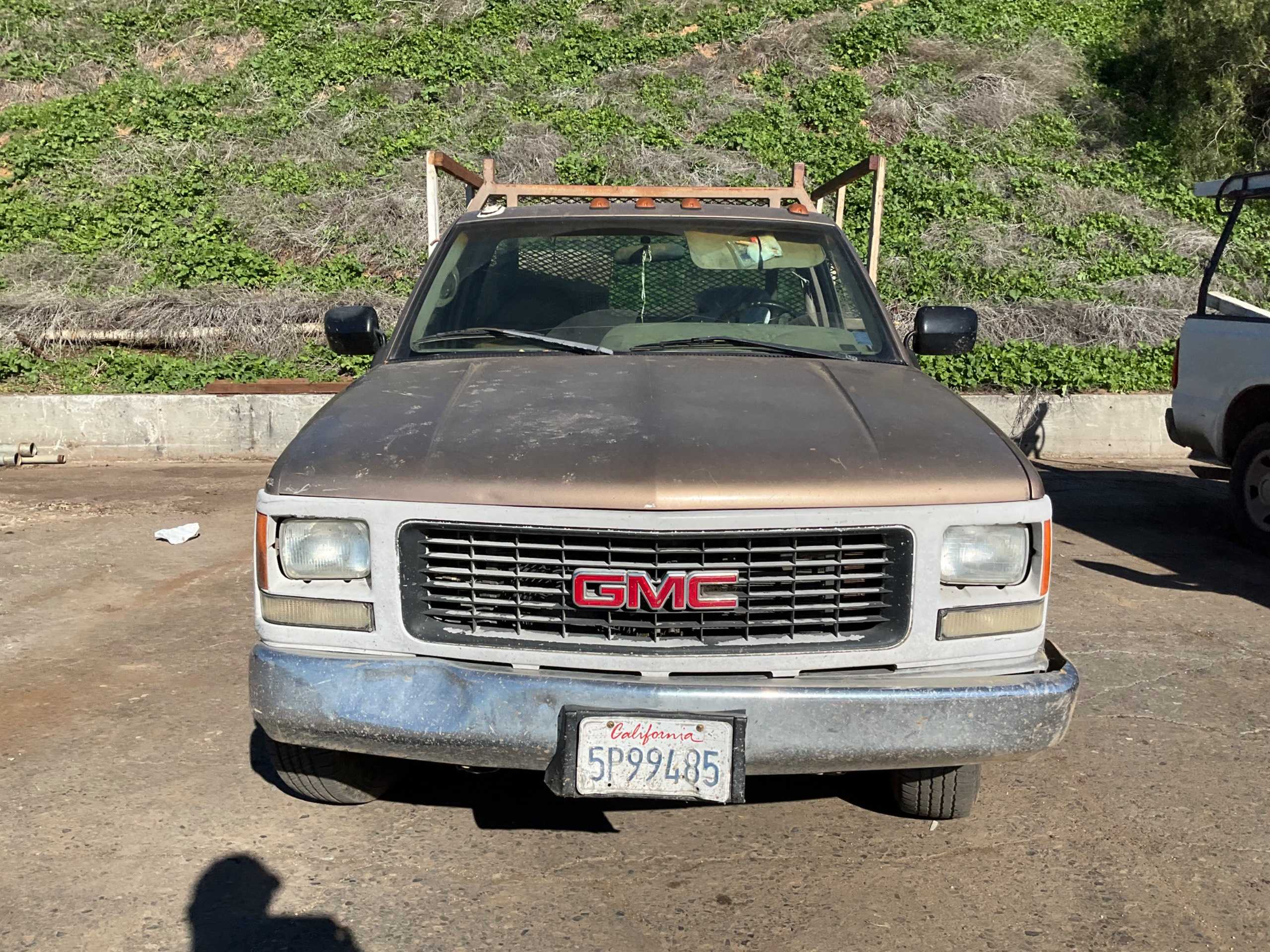 GMC 3500 DUMP TRUCK