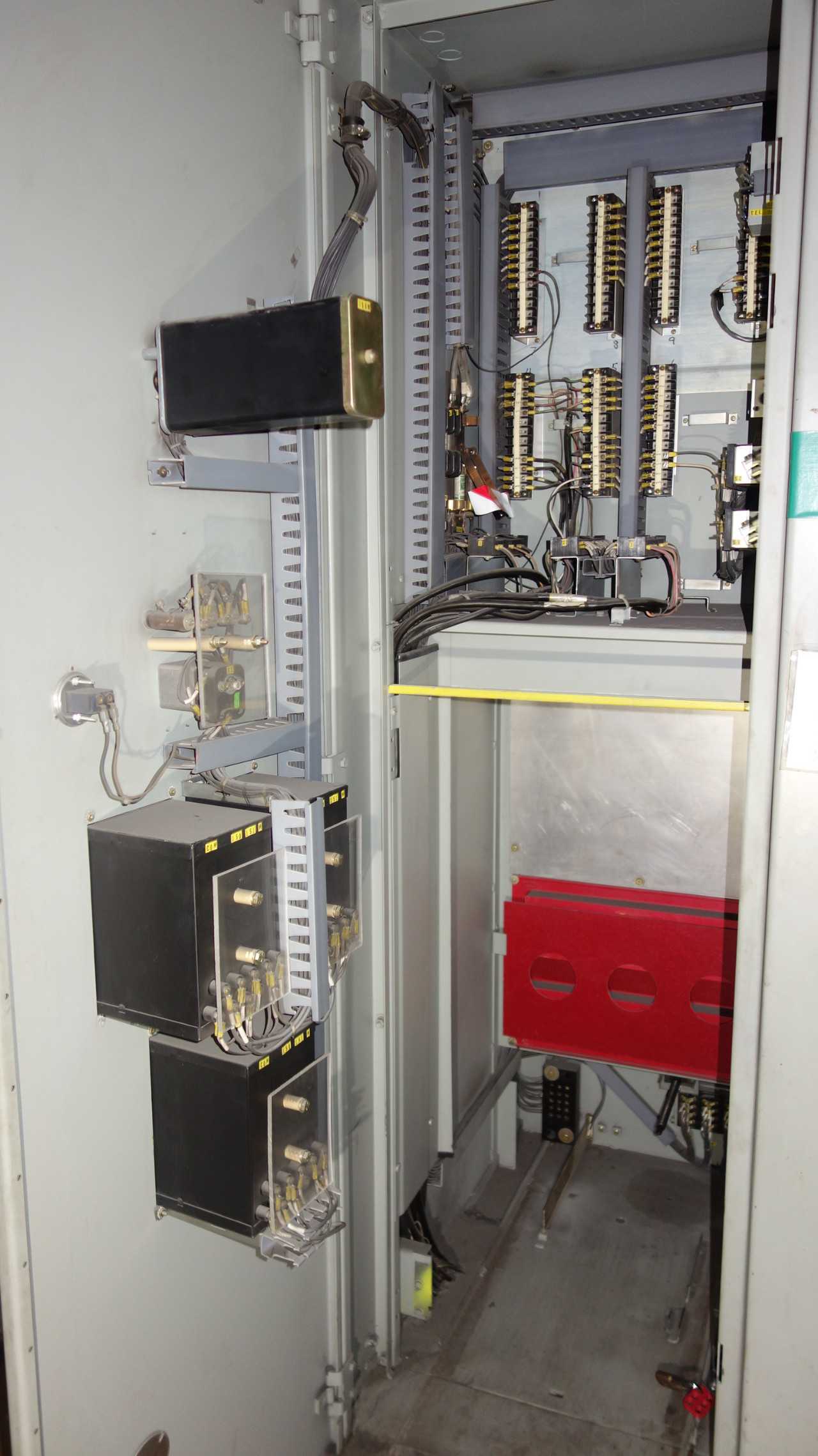 20X SECTIONS OF WESTINGHOUSE DHP SWITCHGEAR PANELS - AUTOMATION & CONTROLS