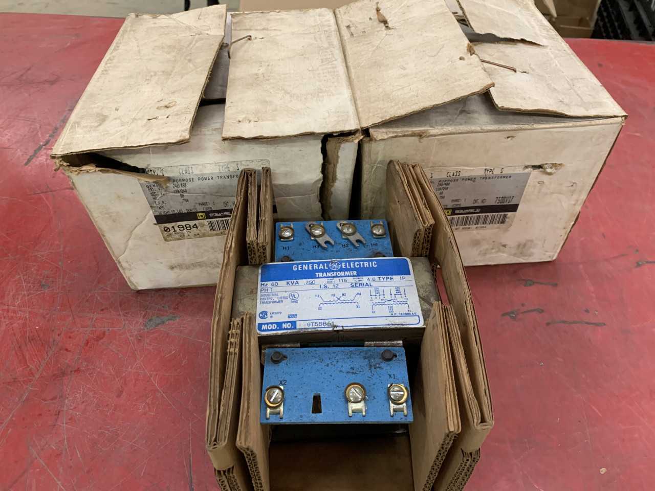 LOT OF 3 TRANSFORMERS SQUARE D AND GENERAL ELECTRIC - CONTROL TRANSFORMERS