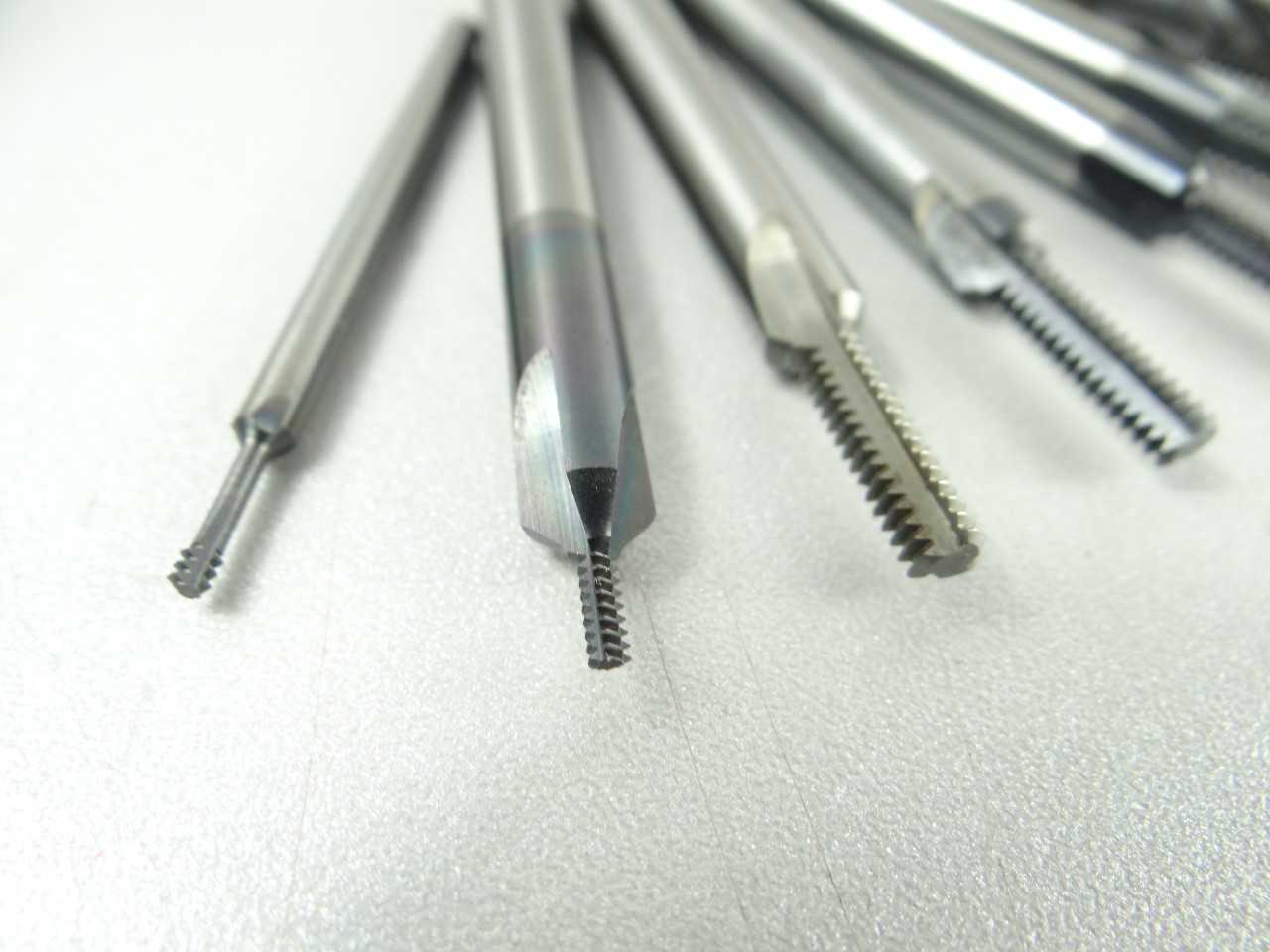 Lot of 7 NICE Assorted Solid Carbide Thread Mills - MACHINING ACCESSORIES & TOOLING
