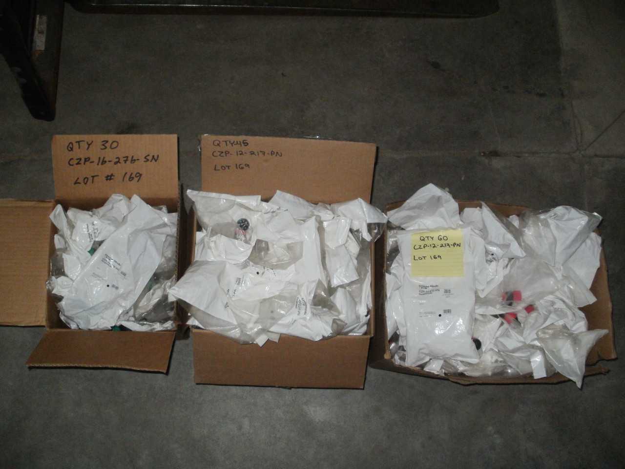 CROUSE-HINDS CZP-16-276-SN ( QTY. 30 )CZP-12-217-PN ( QTY. 60 ) - CONDUIT FITTING