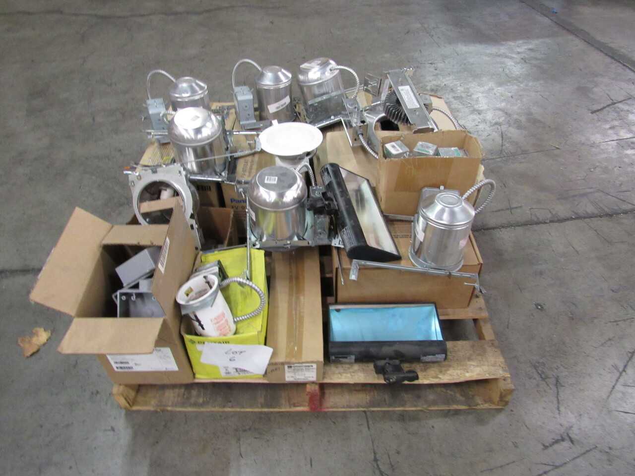 Pallet of 121x Assorted Lights, LEDs, Electric Fans & Electrical Conduit/Fittings - LIGHTING