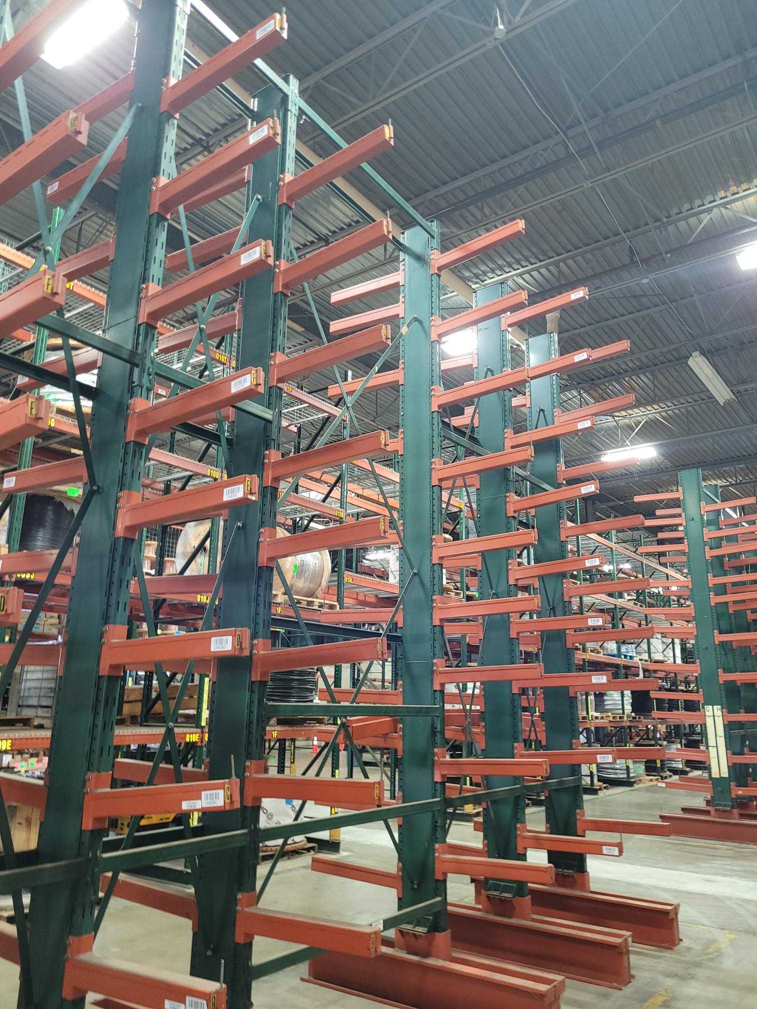Lot of 2 Cantilever Racking - SHELVING