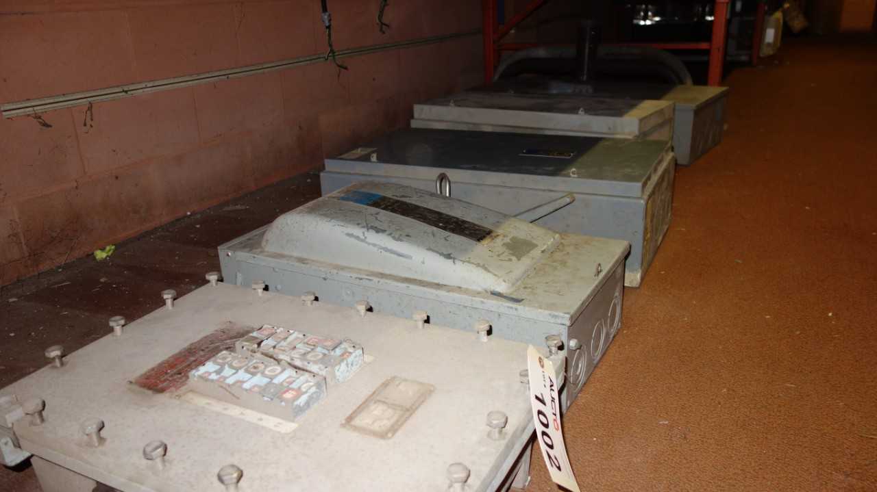 LOT OF ASSORTED DISCONNECT SWITCHES - DISCONNECT SWITCHES
