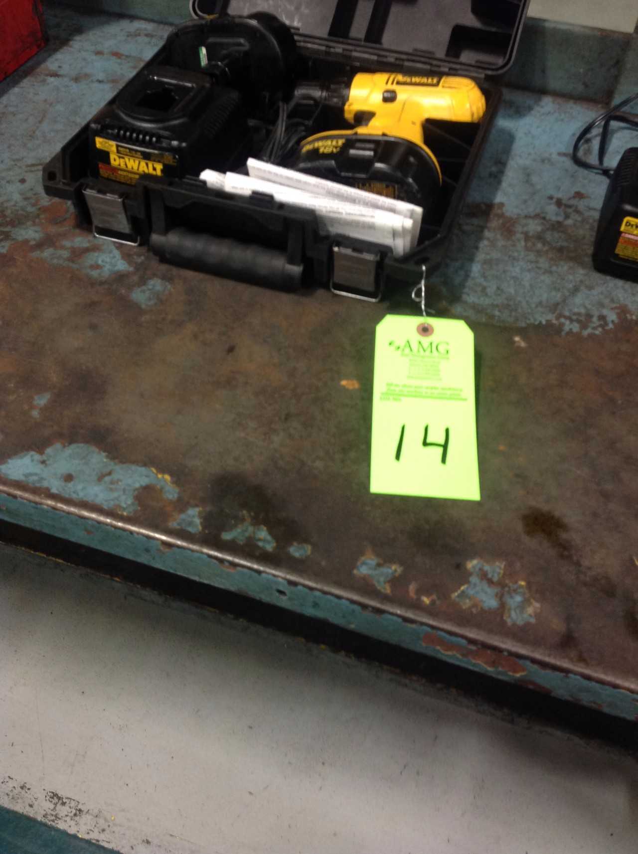 Lot consisting of Milwuakee "Sawzall" saw, Makita hand Grinder - ELECTRIC POWER TOOLS