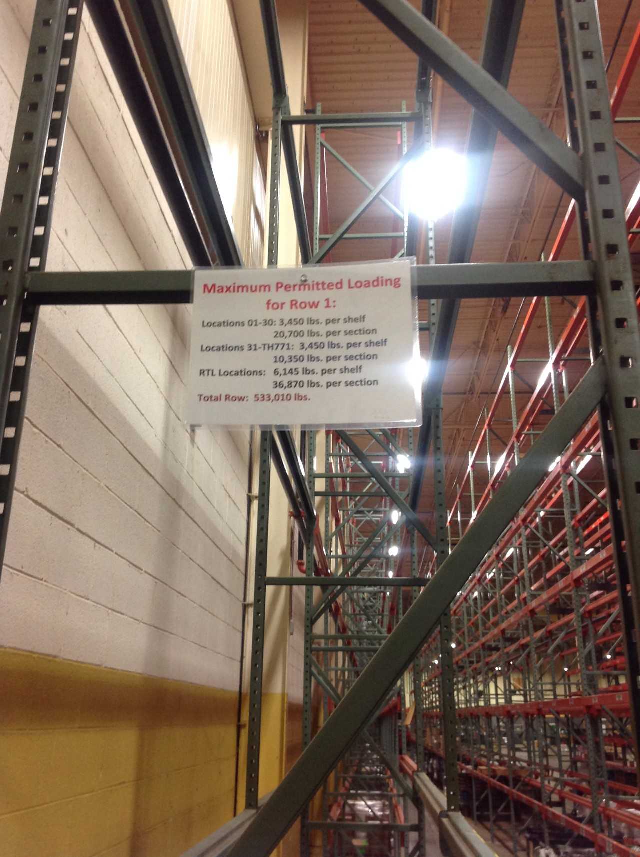 Lot of Steel Racking, Row 1-3, Total row weight 533,10 lbs.  - PALLET RACKING