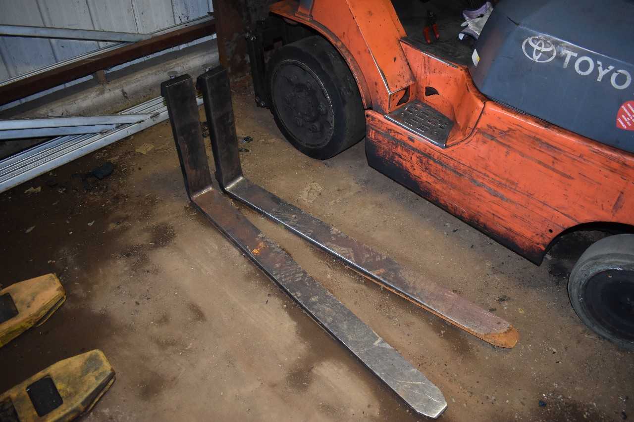 4500 lbs Toyoda Propane Fork LIft with side shift - FORKLIFTS
