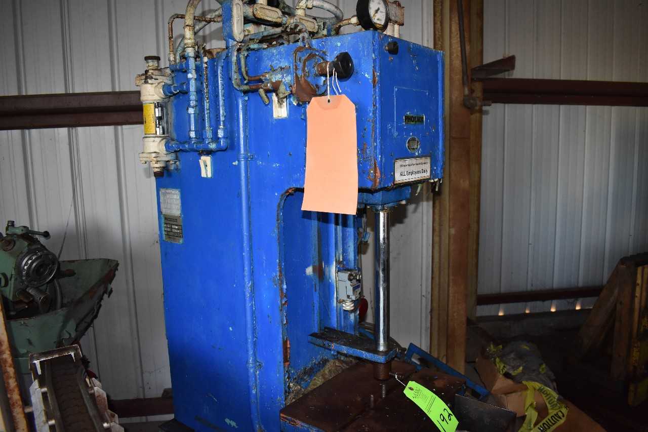 P+H Hydraulic 4 ton C-Frame Press model OGF-4, s/n:60008,  - PRESSES