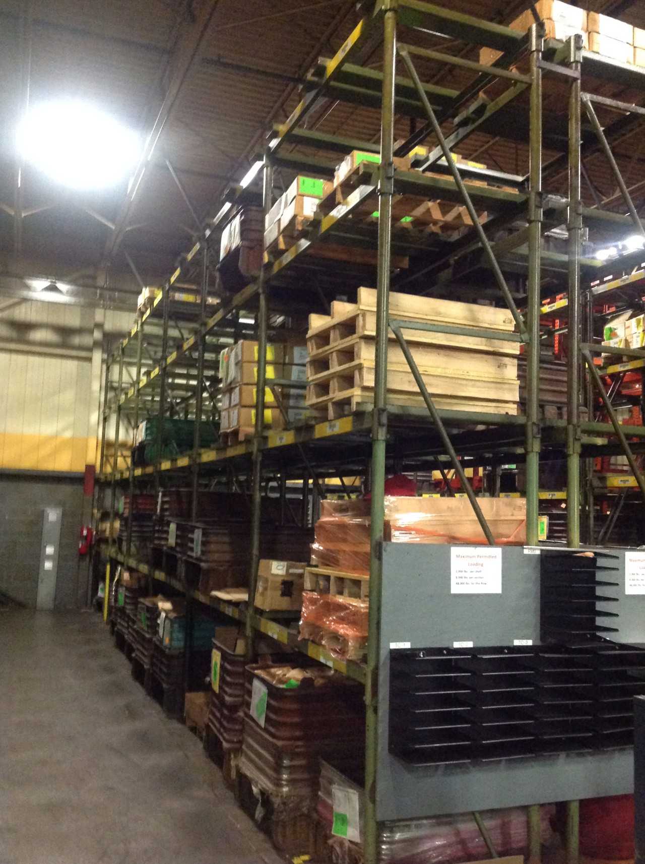 Heavy duty metal pallet racking - PALLET RACKING
