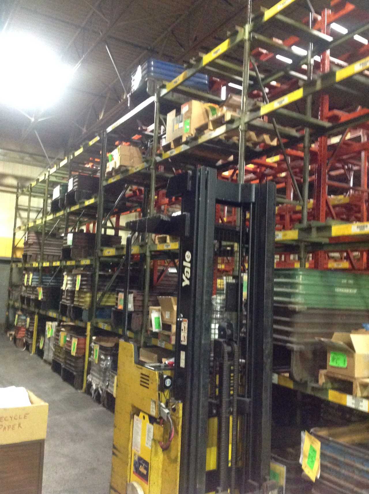 Heavy duty metal pallet racking - PALLET RACKING