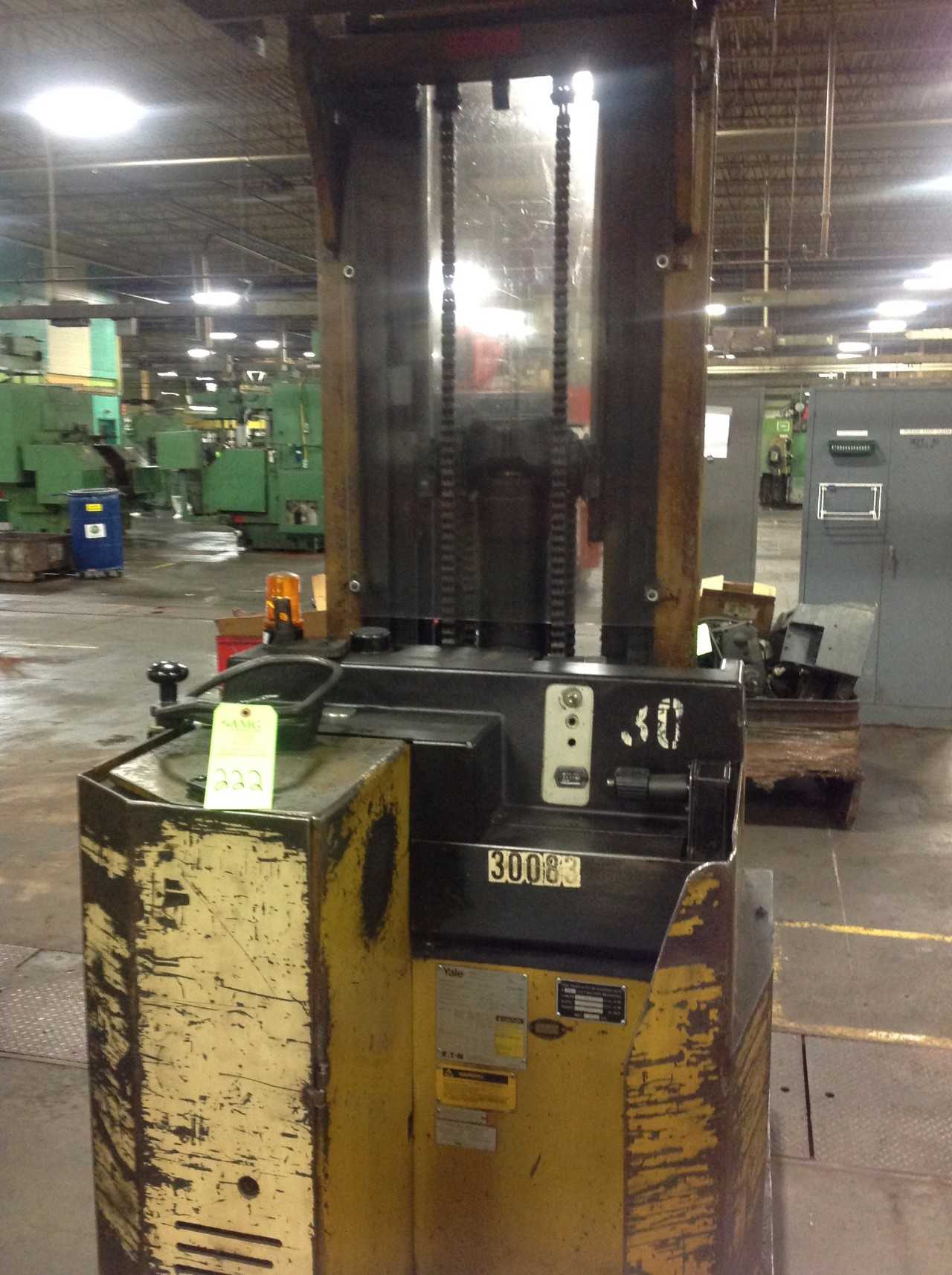 Yale 4000 lb Stand up ride electrick lift - FORKLIFTS