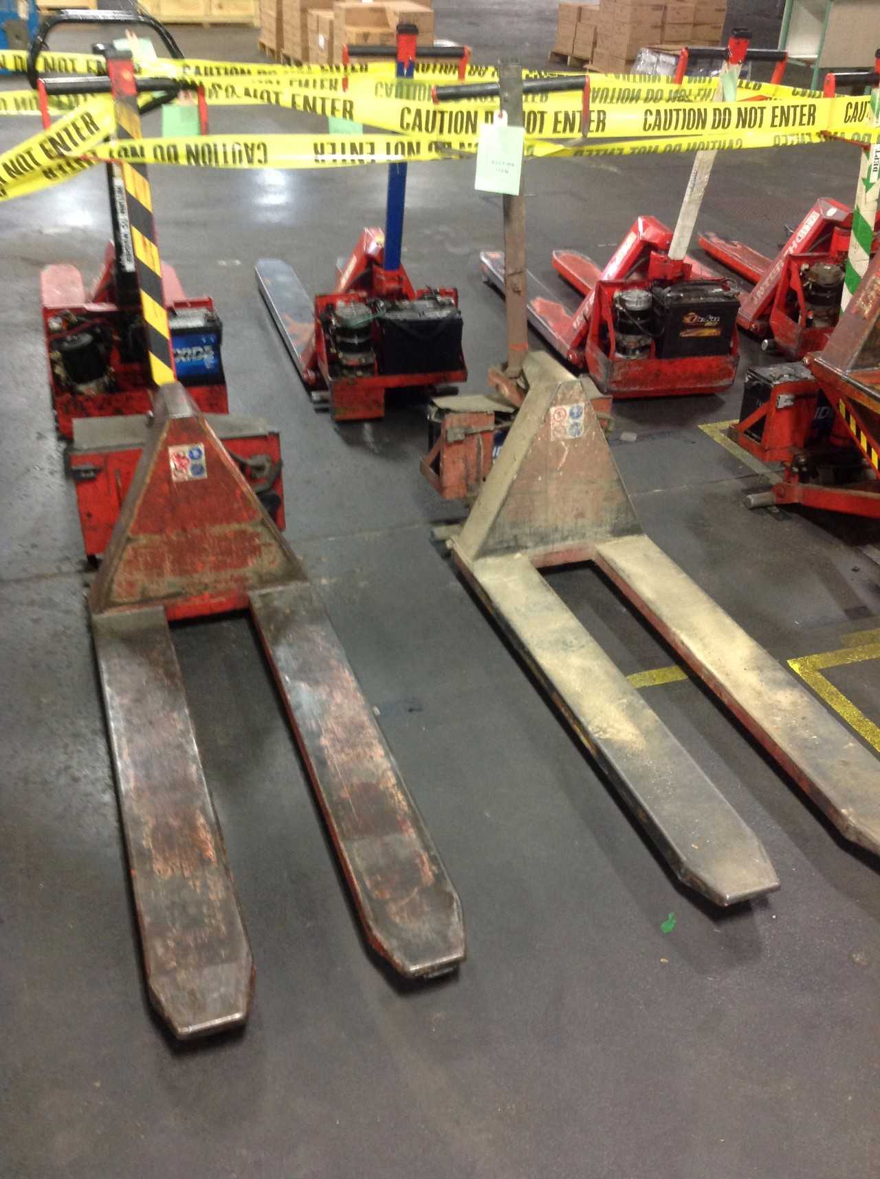 Lot of (8) Electric Lifts, 2,200lbs cap. Thork-Lift, Scissor Pallet lifts - MANUAL PALLET JACKS