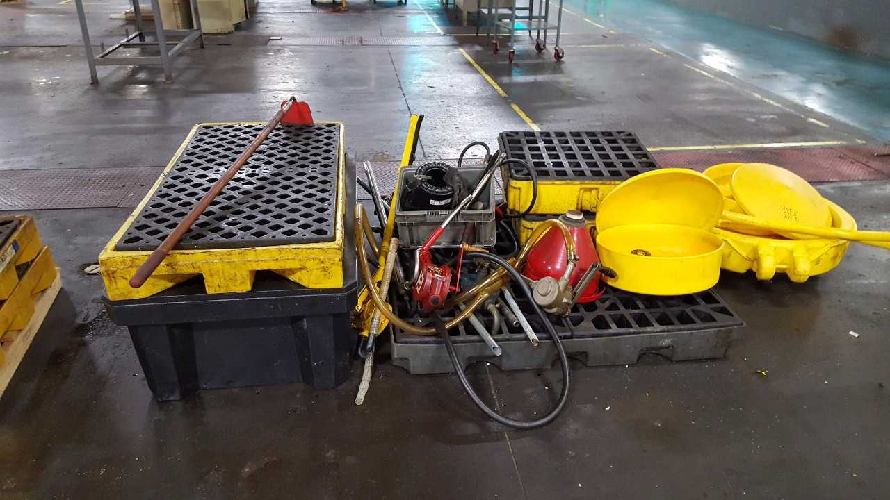 Drum Containment(s) w/Pumps - PUMPS