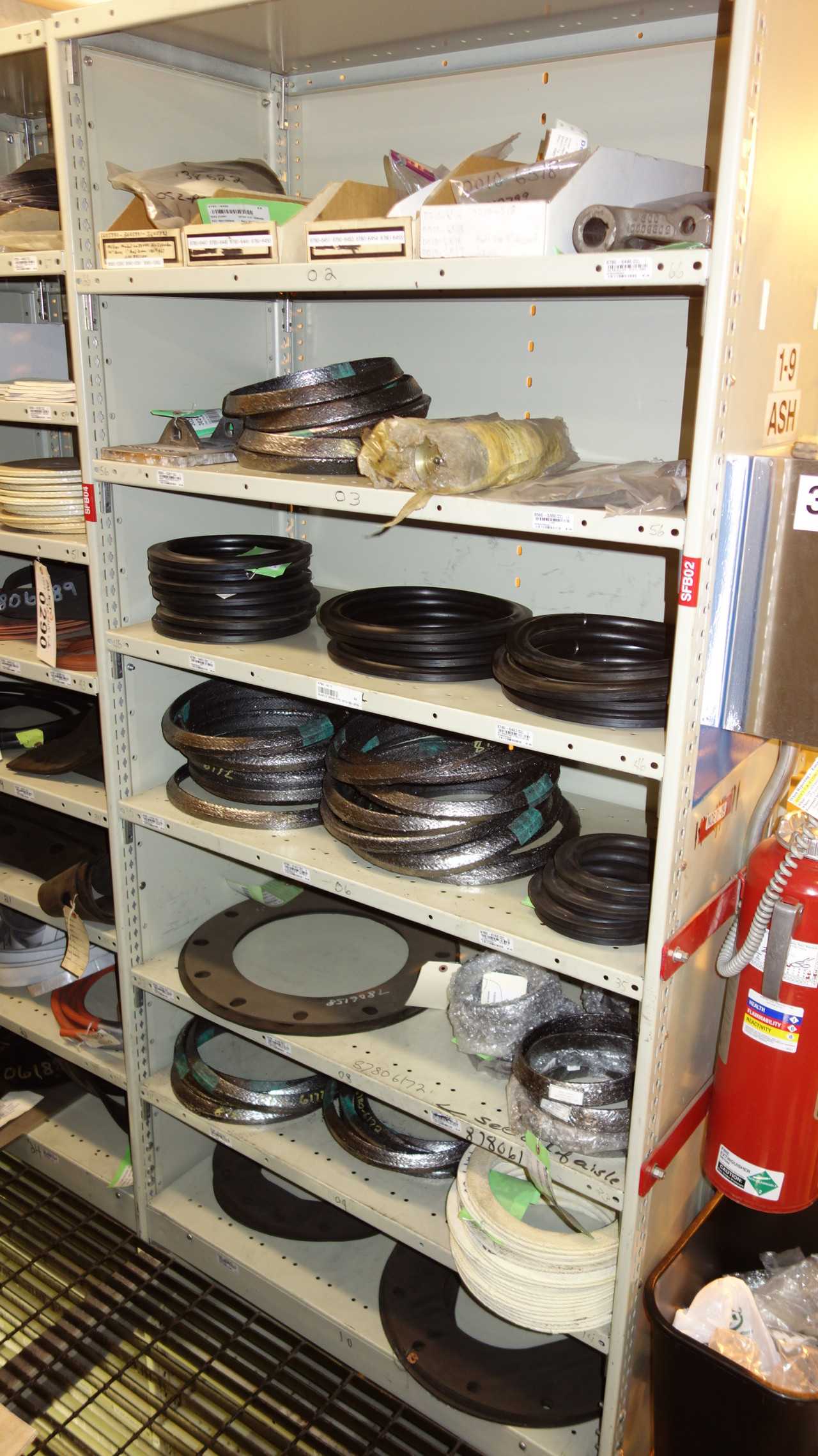 CONTENTS OF 3 SHELF COLUMNS, VALVE & PUMP PARTS - VALVES
