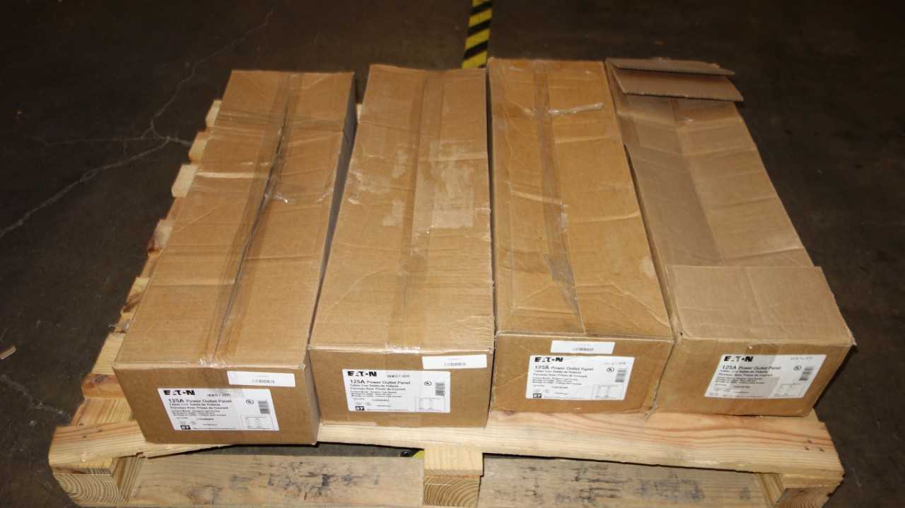 LOT OF 4 EATON CHR9N9NS 125A POWER OUTLET PANELS - ELECTRICAL COMPONENTS