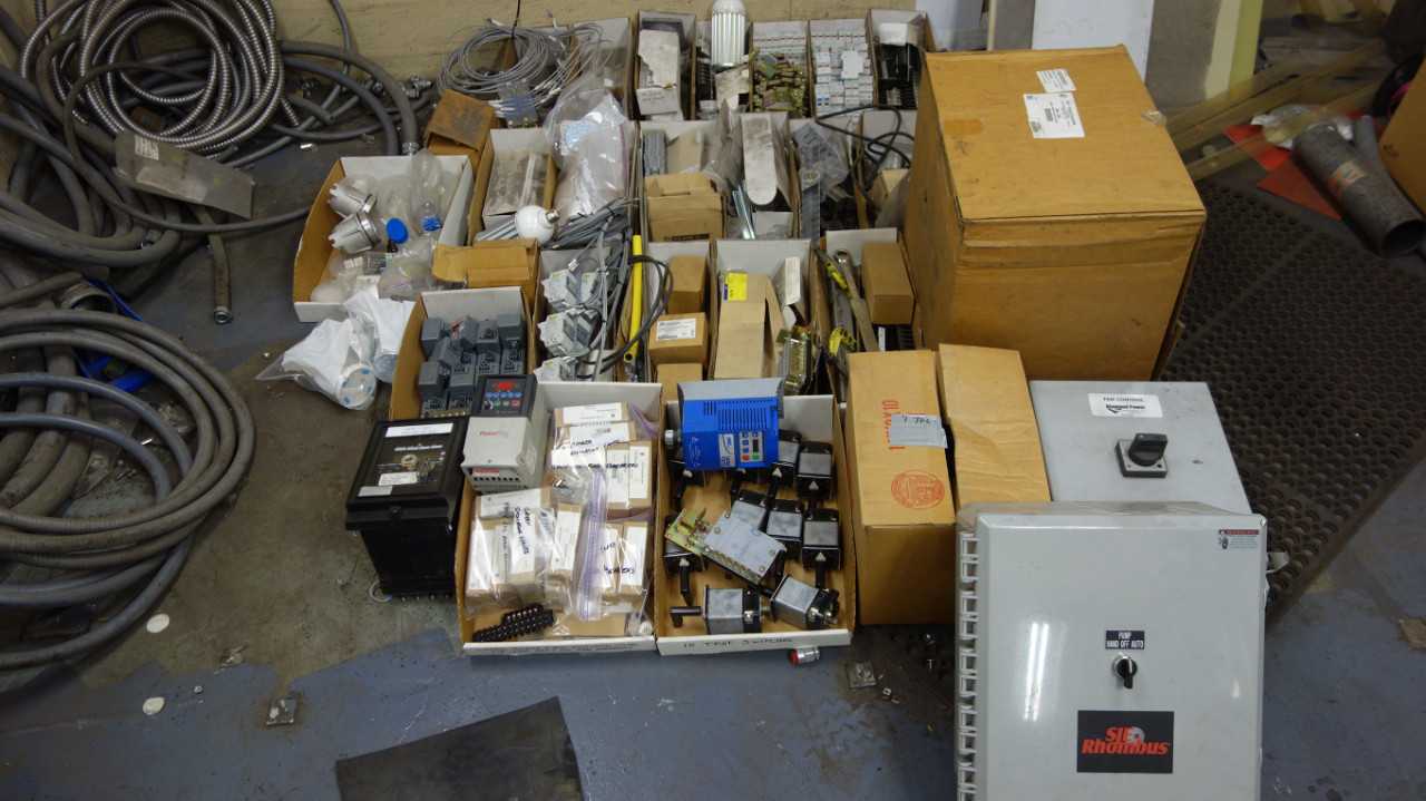 CONTENTS OF FLOOR SECTION, ASSORTED ELECTRICAL MRO - ELECTRICAL COMPONENTS