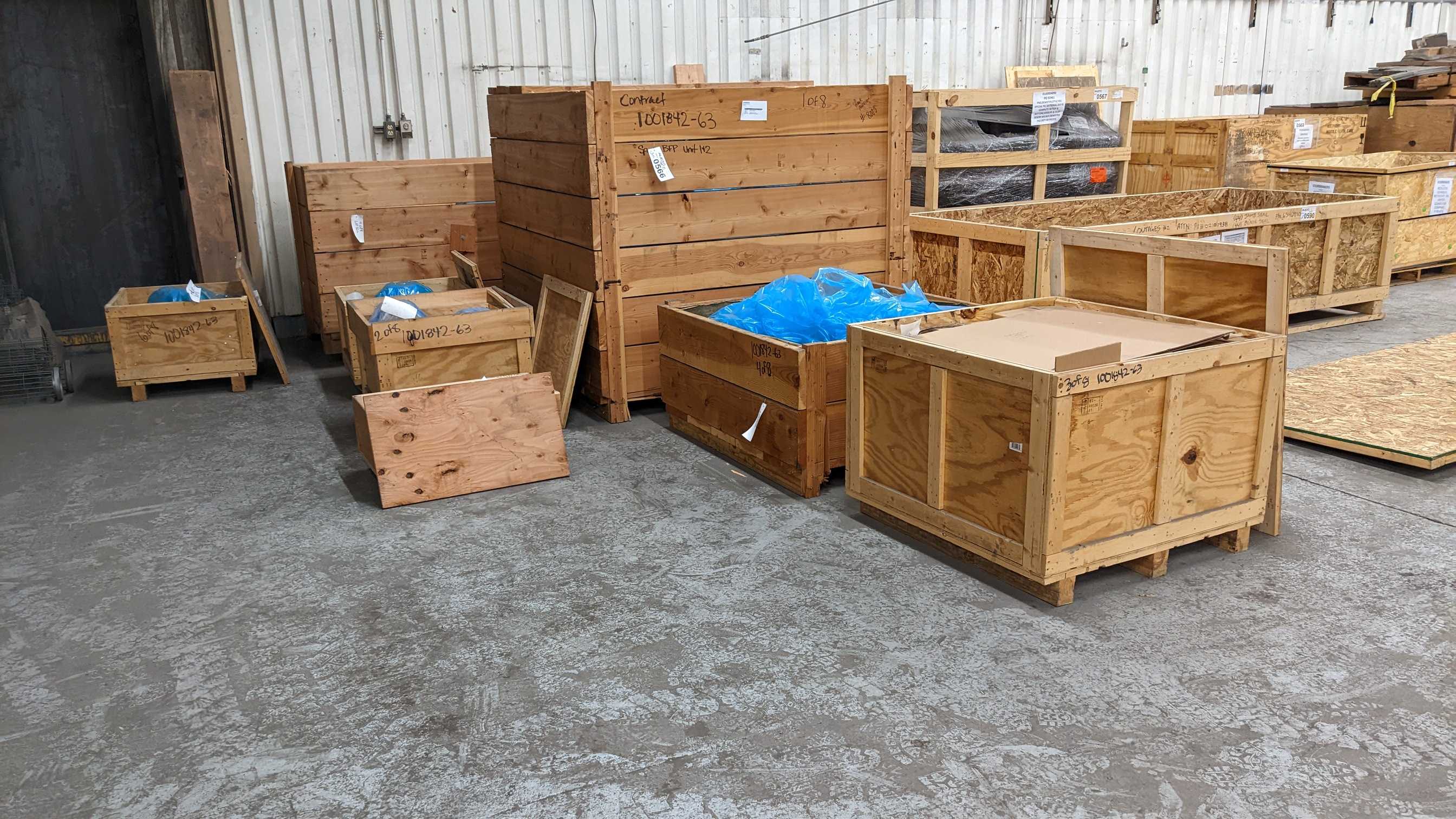 LOT OF 8 CRATES - ELECTRIC POWER TOOLS
