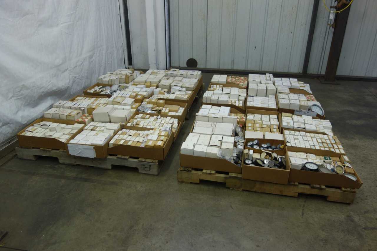 4 PALLETS OF ASSORTED PRESSURE GAUGES - INSTRUMENTATION