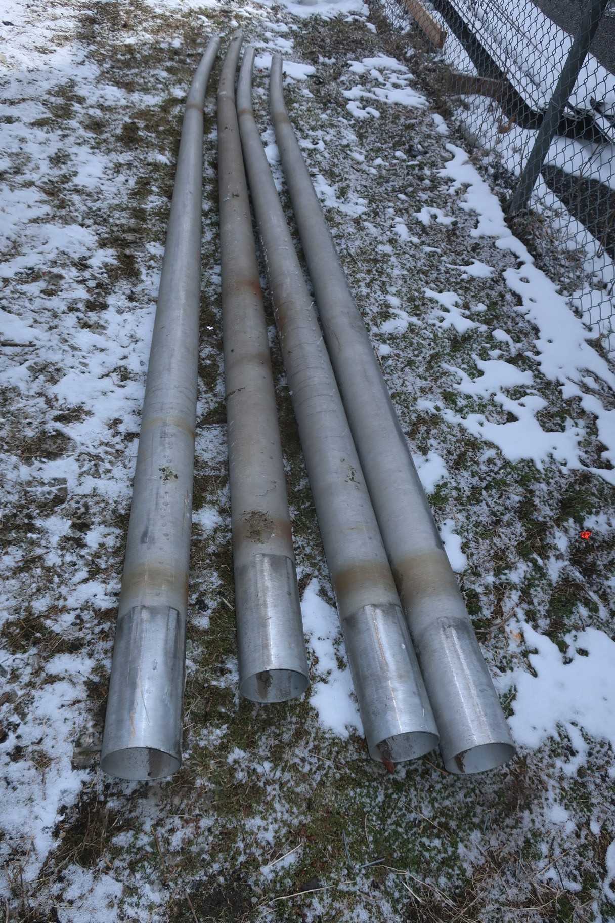 LOT OF 4 STREET LIGHT ARMS - LIGHTING