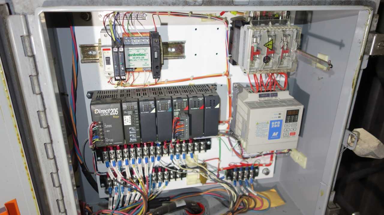 LOT OF 2 ASSORTED SOOT BLOWER WATER LANCE CONTROL PANEL W/ KOYO DIRECT LOGIC 205 CONTROLLER MODULES - AUTOMATION & CONTROLS
