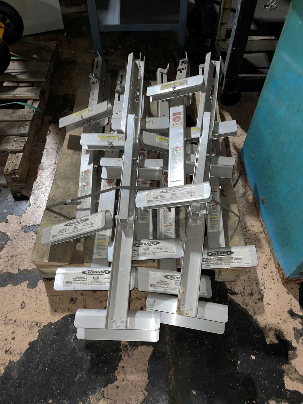 Ladder Jacks - MATERIAL HANDLING