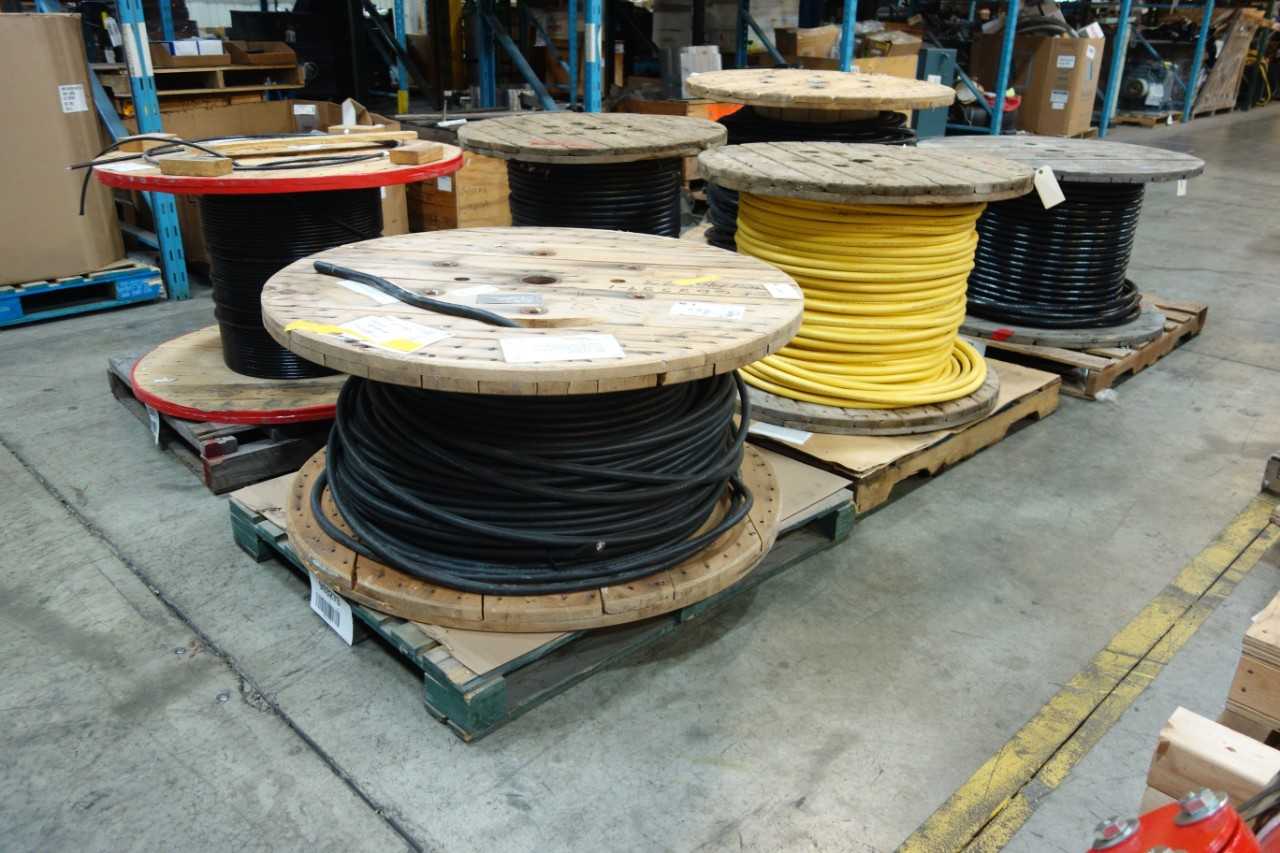 LOT OF ASSORTED SPOOLS OF INSULATED WIRE - ELECTRICAL COMPONENTS