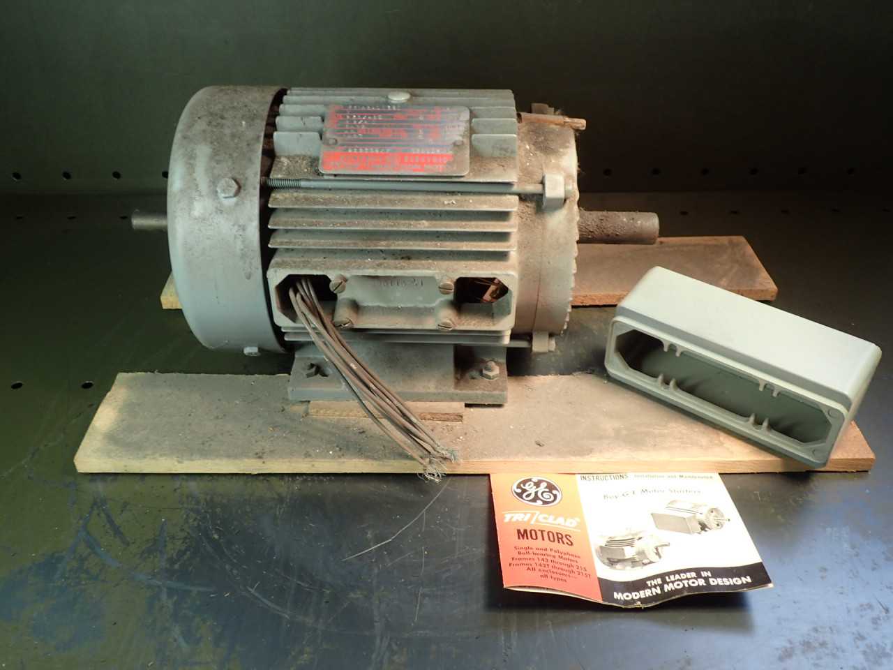 GE Triclad Induction Motor: 5K145AL1321, 3HP, 230/460V, 3PH, 3475 RPM, 145T, NOS - ELECTRICAL COMPONENTS