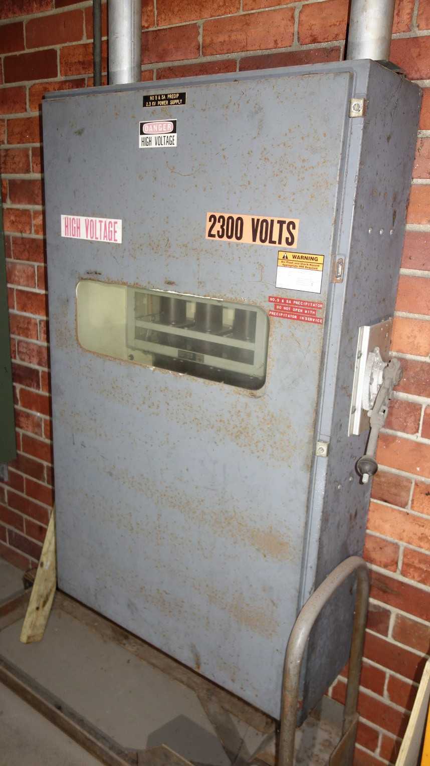 LOT OF 2 2.3KV-AC 2300V-AC POWER SUPPLY DISCONNECT (DELAYED REMOVAL) - ELECTRIC MOTORS