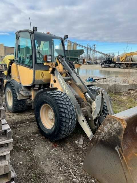 2005 Volvo L25B Front-End Wheel Loader - WHEEL LOADERS