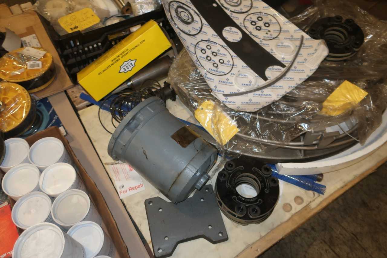 2 PALLETS OF ASSORTED POWER TRANSMISSION - POWER TRANSMISSION