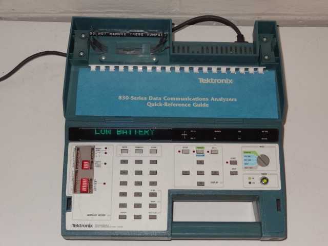 Tektronix 835 Programmable Data Communication Tester - MISCELLANEOUS