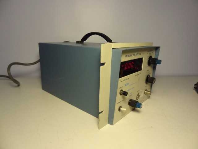 Micro Instrument 5203 Memory Voltmeter  - MISCELLANEOUS