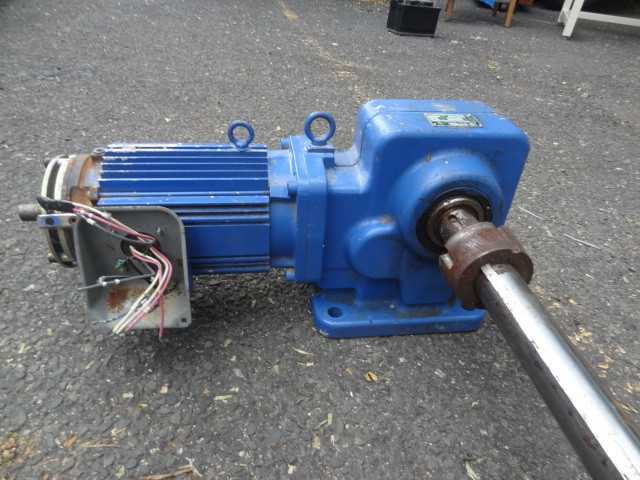 Sumitomo SM-Hyponic RNHMS3-60RY-B-100 Gear Box Ratio:100 Motor 3 HP - MISCELLANEOUS