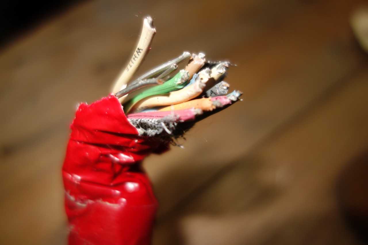 SPOOL OF SHIELDED CABLE - ELECTRICAL COMPONENTS