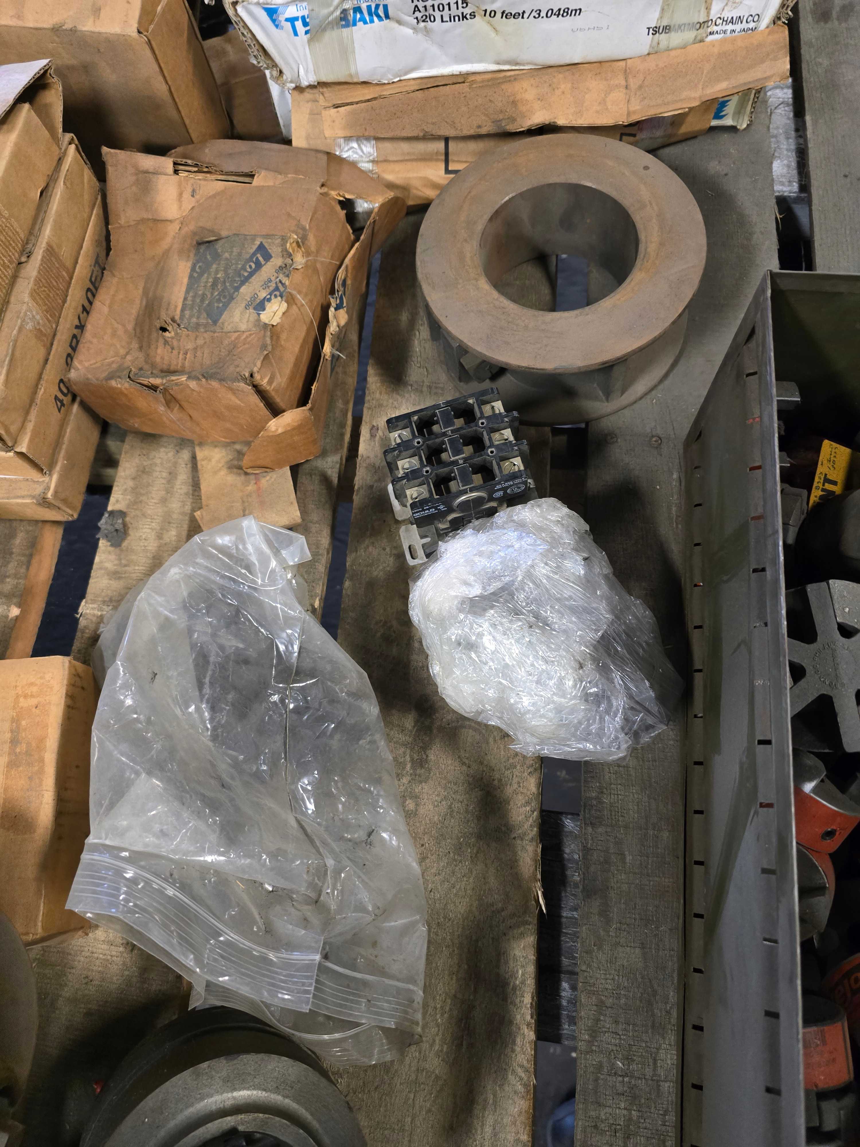 LOT OF MISC PARTS - LOVEJOY, TB WOODS, TSUBAKI CHAIN - INDUSTRIAL PARTS