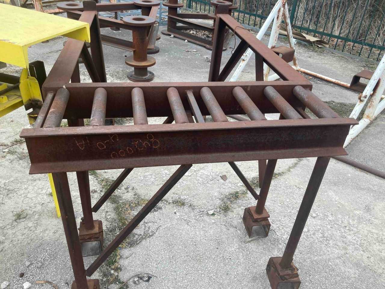 2 rolling tables - MATERIAL HANDLING