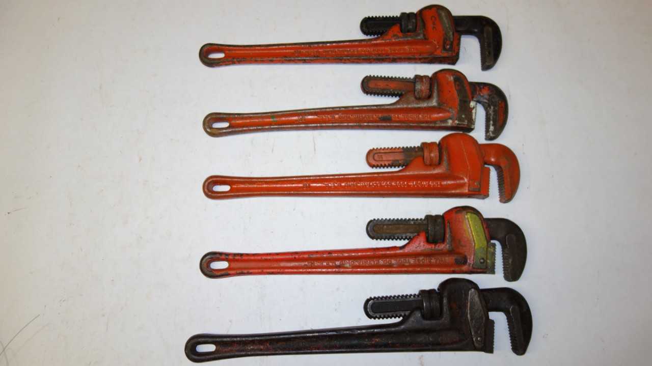 LOT OF 5 RIDGID 18 IN ADJUSTABLE PIPE WRENCHES - HAND TOOLS
