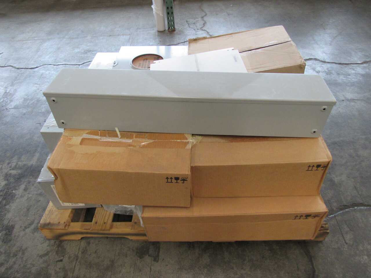 Pallet of 22x Assorted Electrical Enclosures, Switches, Electrical Panel/Loadcenter/Switchboards - ELECTRICAL COMPONENTS