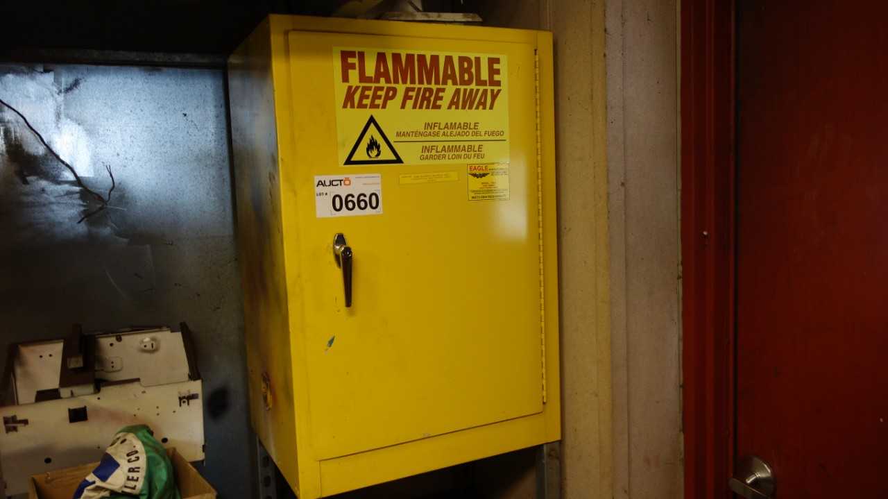 EAGLE 1925 12 GAL FLAMMABLE SAFETY STORAGE CABINET - TOOL STORAGE
