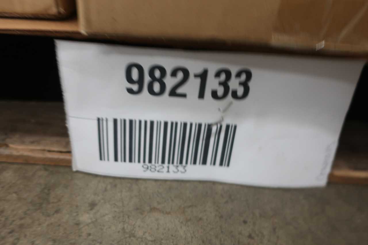 PALLET OF LAKELAND INDUSTRIES DISPOSABLE COLLAR ZIP COVERALL - LAB & SCIENTIFIC