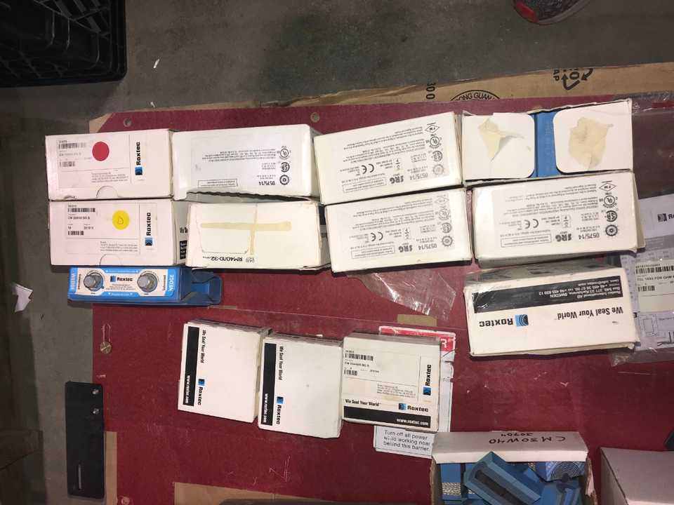 ROXTEC WEDGES AND CABLE GRIP (FULL PALLET) - INDUSTRIAL PARTS