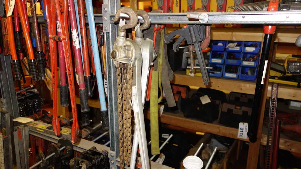 LOT OF 2 1 CHAIN 1 TON CHAIN HOIST COME ALONG - LIFTING EQUIPMENT